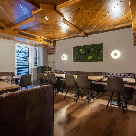 Apartament The Art And 3*