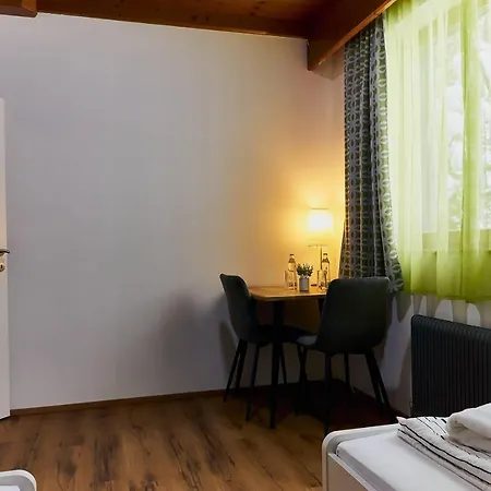 Апартаменти The Art And 3*