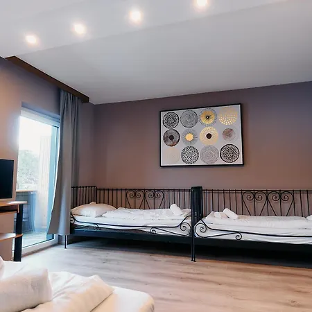 Апартаменти The Art And 3*